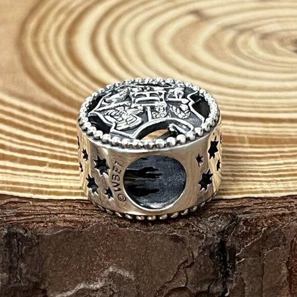 Pandora Harry Potter Hogwarts School of Witchcraft Charm - Picture 4 of 5